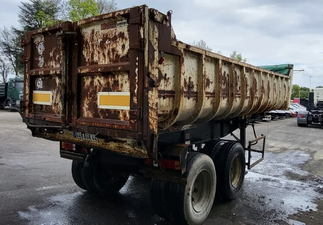 Fruehauf 1999 - 2 Axle , 8 Tyres , Steel Tipper , Spring Suspension , Drum Brakes immagine 3