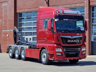 MAN TGX 2018 - 35.500 8x4*4 - Hyva Hooklift - Custom interior - Steering axle rear - Euro 6 image 2