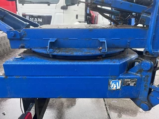 International 4600 1989 - 4x2 210HP + TEUPEN hyLIFT obrazek 15