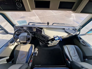 Volvo FH 2024 - 500 Globetrotter XL Cartransporter Blyss Modulo 6 - Like new - Low KM - I parkcool obrazek 23