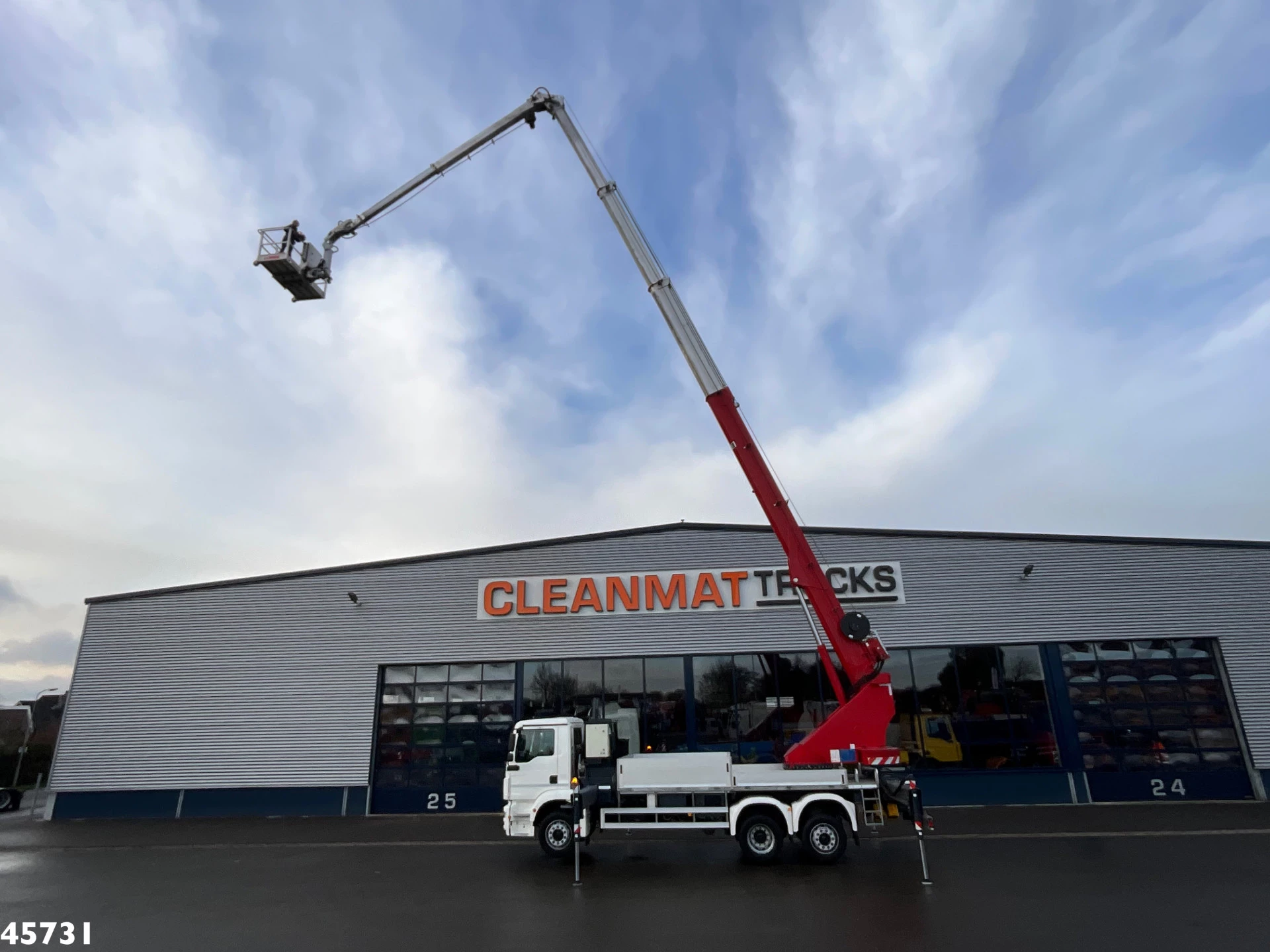 MAN TGM 2019 - 26.320 Euro 6 Bocker hoogwerker met Jib 46 meter Just 33.833 km! afbeelding 2