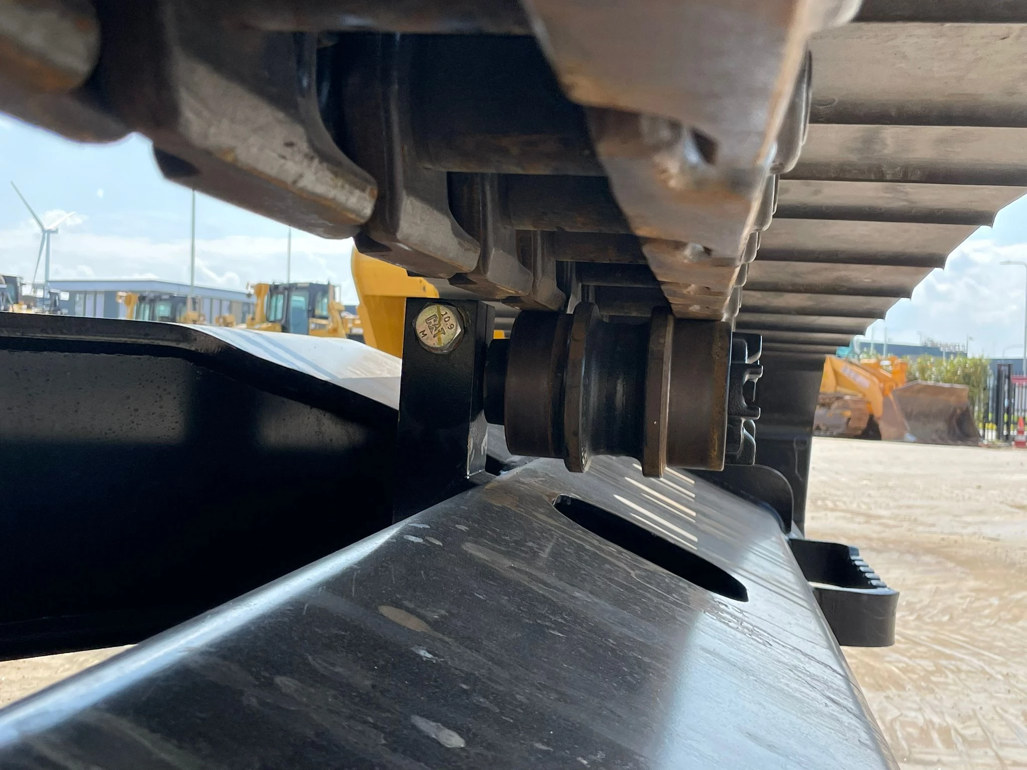 Caterpillar 323D3 2025 imagen 18