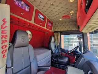 Scania R 2020 - R520 V8 NGS Lowroof 6x2 - Custom interior - Retarder - Full air - "Liverpool Edition" bild 17