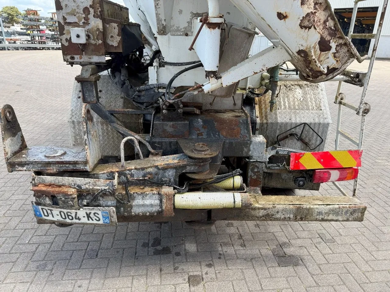 Liebherr 804 FSL 2015 - 804 FSL / 8m³ / WATERTANK 500 LITER / POMP NOT INCLUDED / ! EMPTY ! / 2015 zdjęcie 6