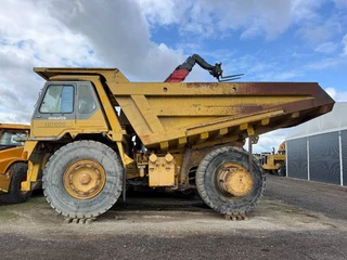 Komatsu 2001 - HD605-5 **Engine broken** Spare parts for sale! obrázek 2 náhled