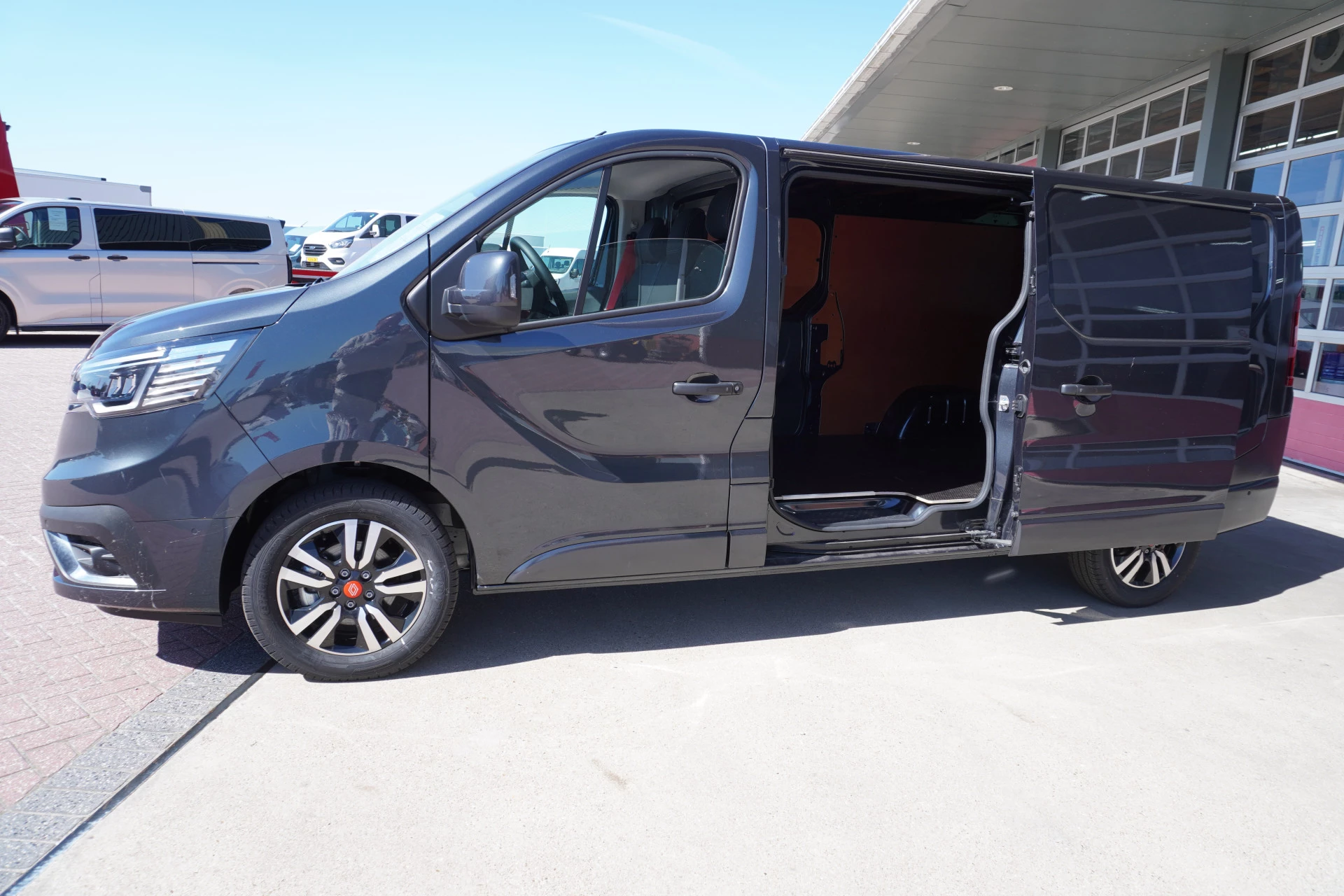 Renault Trafic 2024 - 2.0 Blue dCi 170pk T30 L2H1 Red Edition Exclusive Automaat Schuifdeur L / R imagen 9