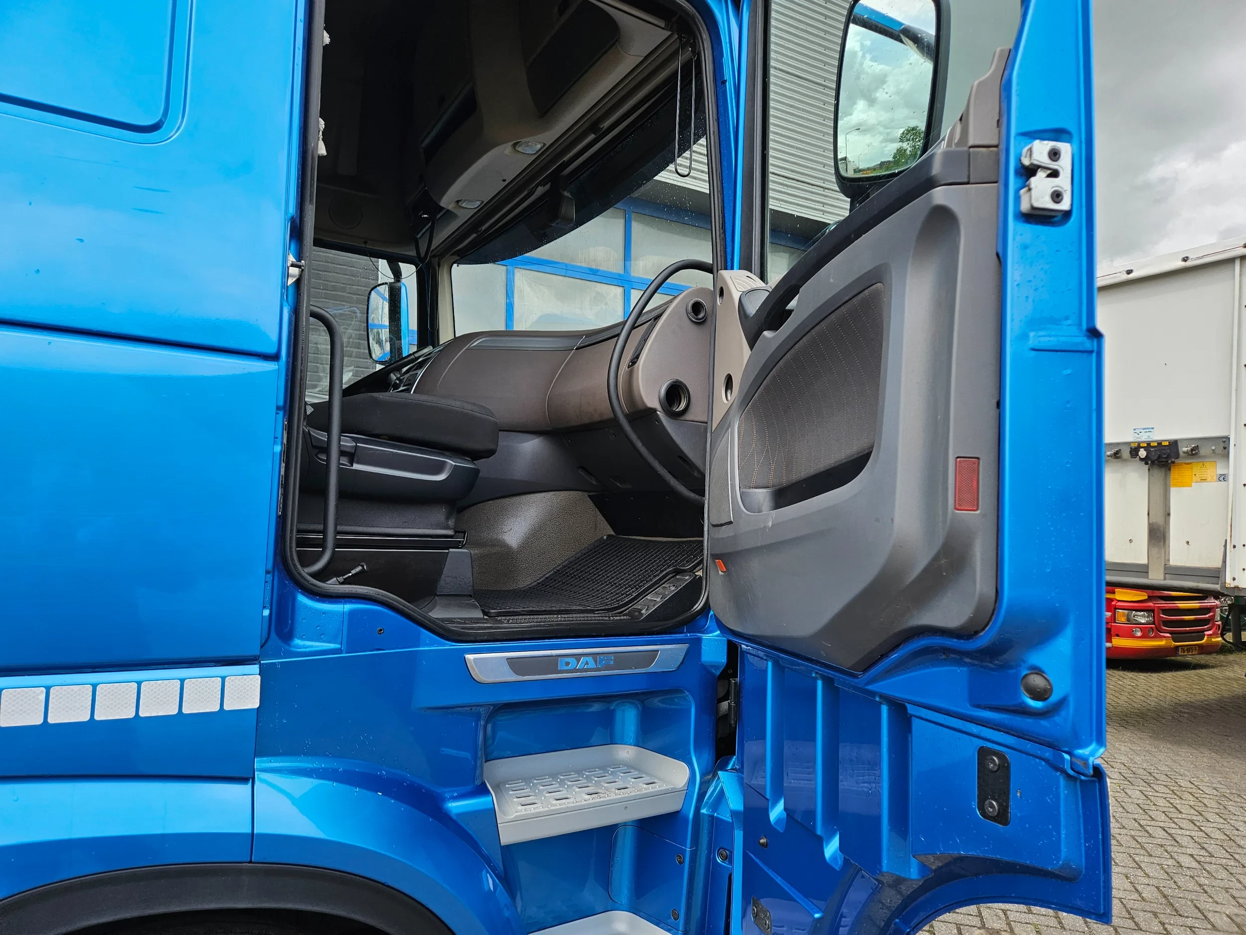 DAF XF 530 2018 - 8X2 Haakarm VDL 25 ton afbeelding 20