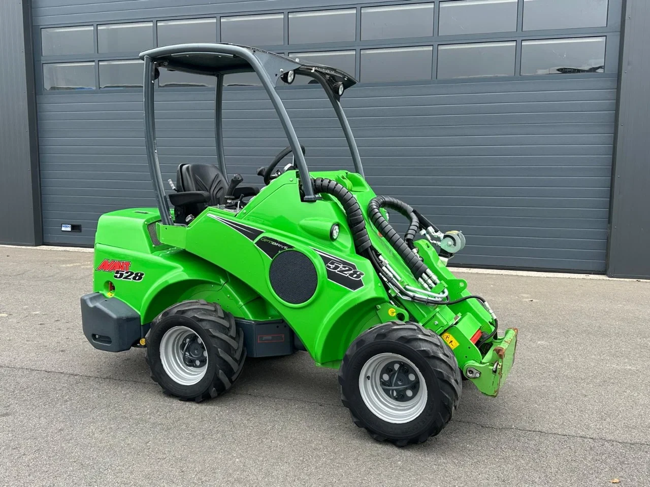 Avant 2023 - 528 mini-shovel image 1