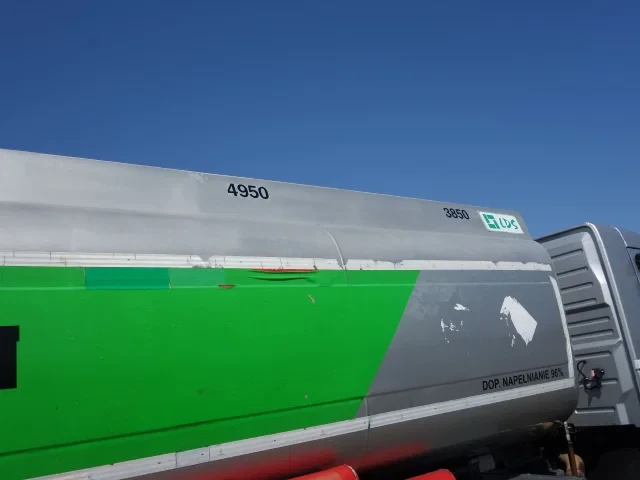 Volvo FM 9 2002 - 18600 LITER FEULTANK,4 COMPARTMENTS afbeelding 9
