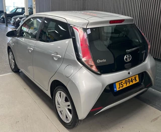 Toyota Aygo 2015 - 1.0 VVT-i x-clusiv 2e Eigenaar - Achtercamera - Airco bild 8