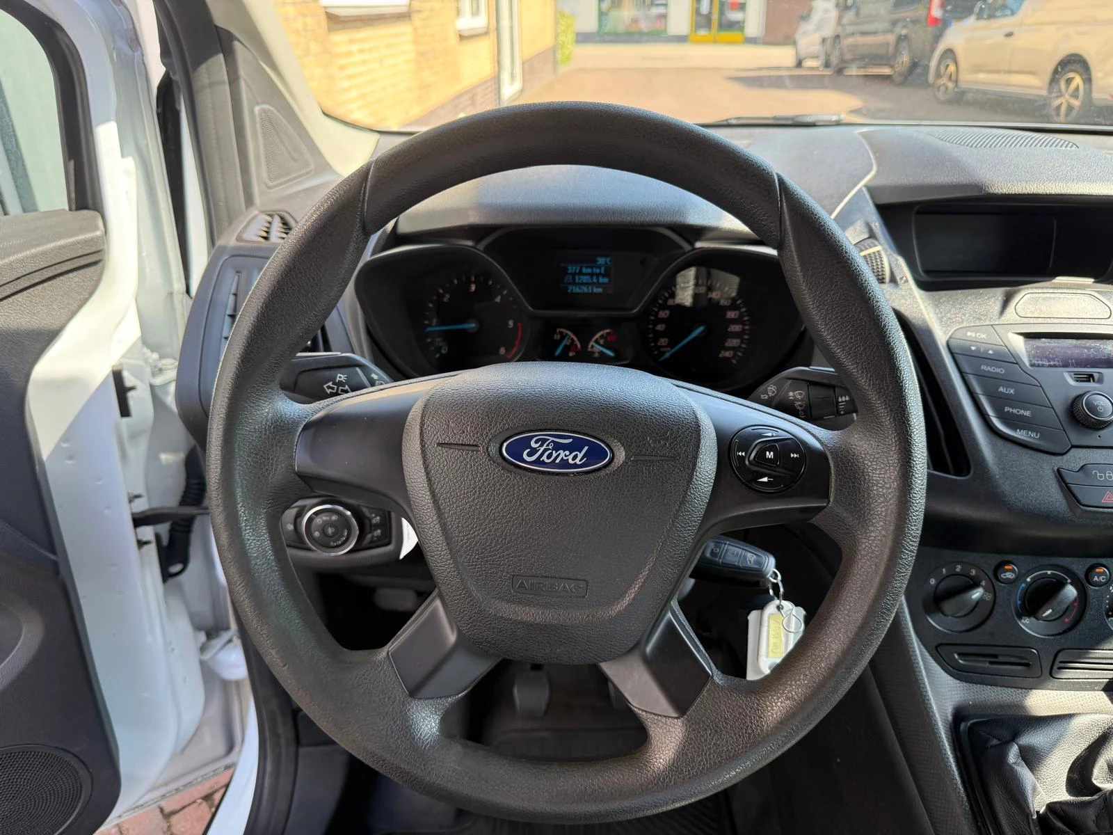 Ford Transit Connect 2017 - 1.5 TDCI L1 AC Cruise Euro 6 1e eigenaar recent onderhoud gehad afbeelding 11