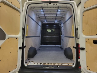 Volkswagen Crafter 2021 - 2.0TDI 140pk L4/H3 3000kg Trekkracht Euro 6! afbeelding 6