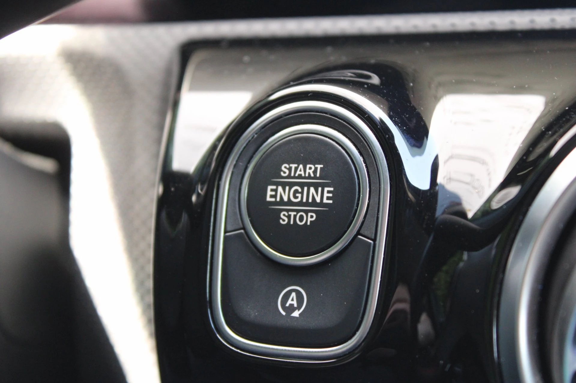 Mercedes-Benz A-Klasse 2023 - 180 AMG Line Panodak Sfeerlicht Keyless afbeelding 27