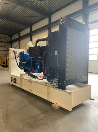 FG Wilson 2026 - P450-3 - 450 kVA Open Genset - DPX-16018-O imagen 3 miniatura
