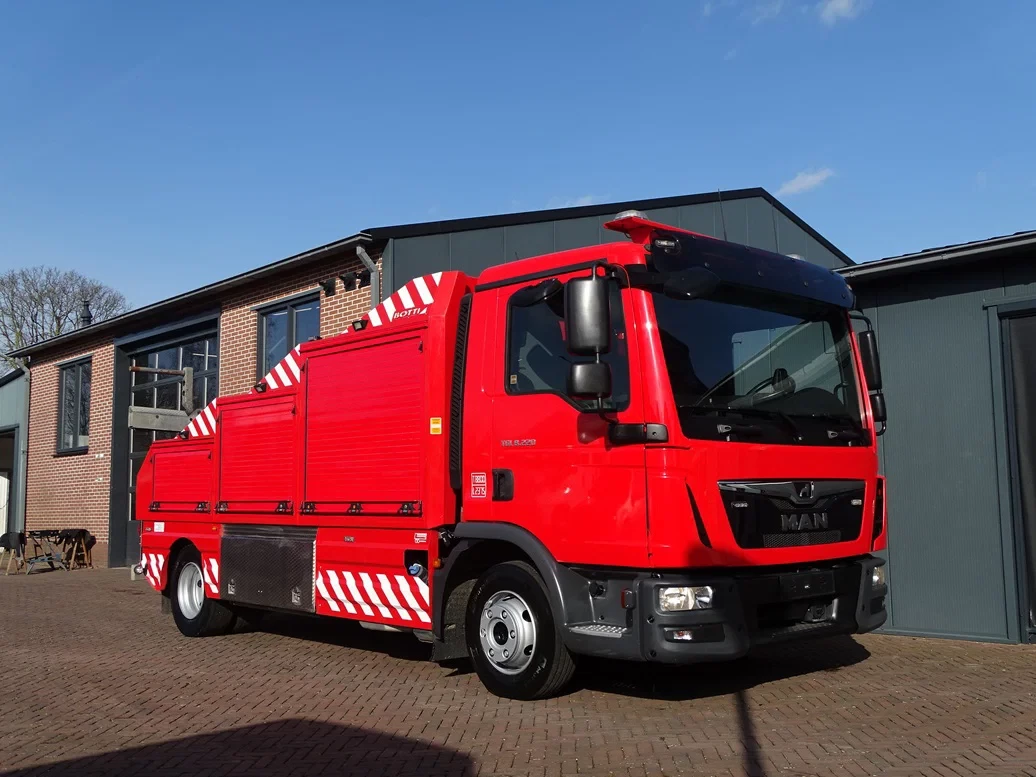 MAN TGL 2020 - 8.220 TowTruck Abschlepwagen Takelwagen Botti Euro 6 afbeelding 1