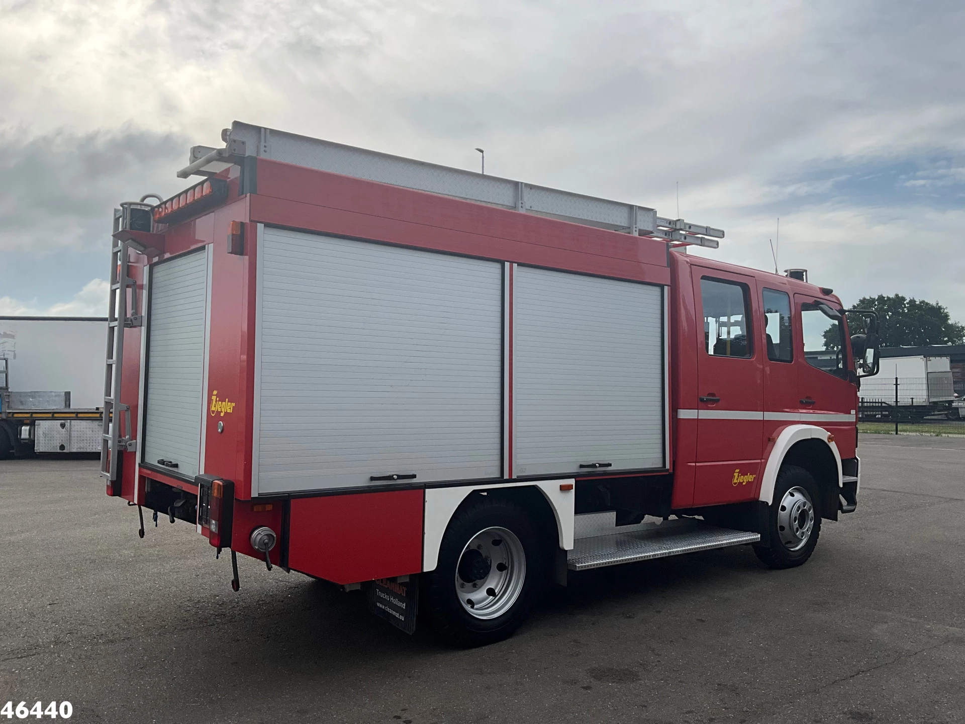 Mercedes-Benz Atego 2002 - 918 4x4 ZIEGLER Brandweer / materiaalwagen Just 20.105 km! image 19