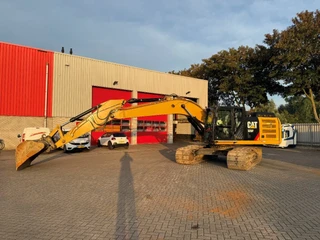 Caterpillar 326 FL 2019 - / EXCAVATOR / 5961 HOURS / 152 KW / INCLUDED BUCKET / 2019 afbeelding 2 miniatuur