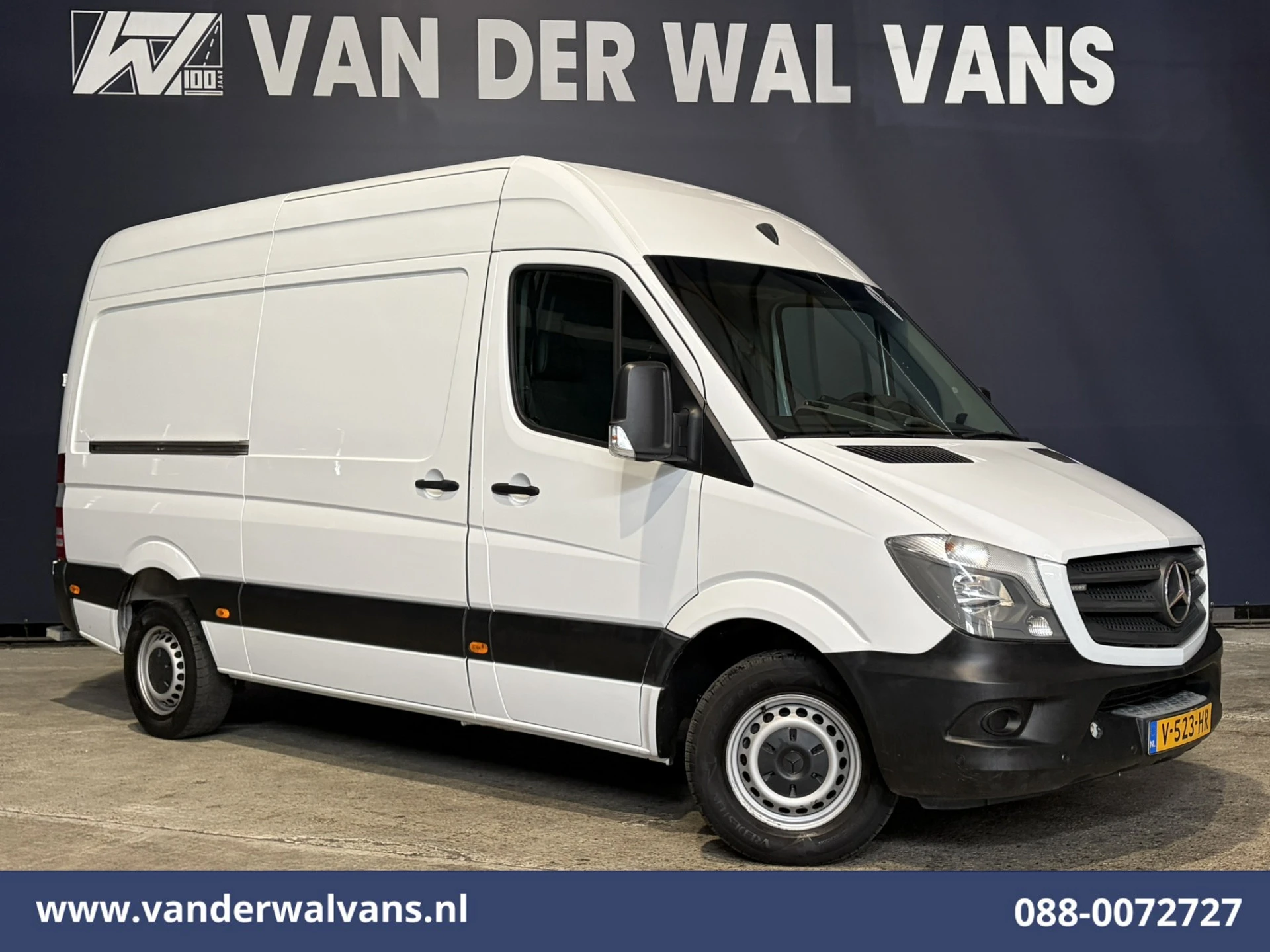 Mercedes-Benz Sprinter 2017 - 316 CDI 163pk L2H2 Euro6 Airco | Navigatie | 2800kg Trekhaak | Cruisecontrol afbeelding 1