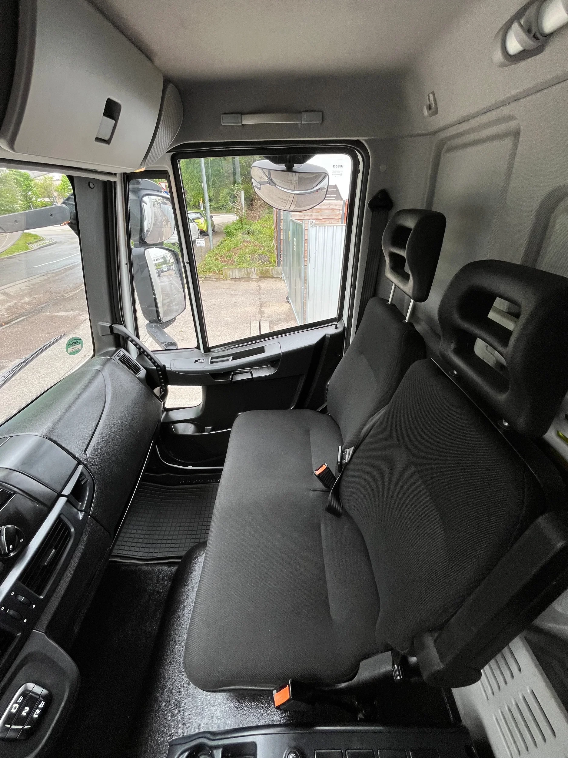 Iveco Eurocargo 2019 - 140 E-250 Multitemp.-Tiefkühlkoffer, Mitsubishi-Kühlmaschine, LBW obrázek 24