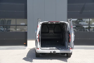Ford E-Transit Custom 2026 - 340 L2H1 Limited 71 kWh 218pk | 2x Schuif | DDS LED | 360 Camera | B&O | ACC | Navi | Verwarmd stuurwiel | Elek trekhaak | AGR-stoel | Rijklaar immagine 8