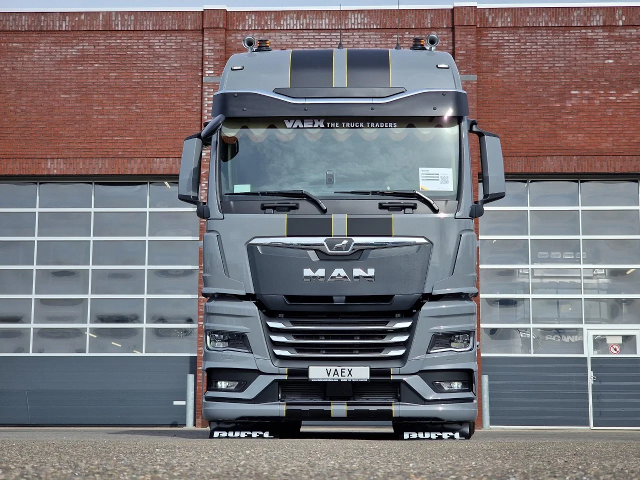 MAN TGX 2026 - 18.520 GX - New - D30 - Retarder - Night clima - Alcoa - Show truck - obrázek 48