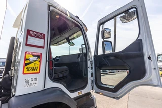 Renault N/A 2015 - D26.320-6x2+DHOLLANDIA 2T. imagen 18