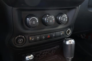 Jeep Wrangler 2013 - 3.6i V6 4x4 Aut. SAHARA / Hardtop en Softtop / Trekgew 2.000 KG imagen 3