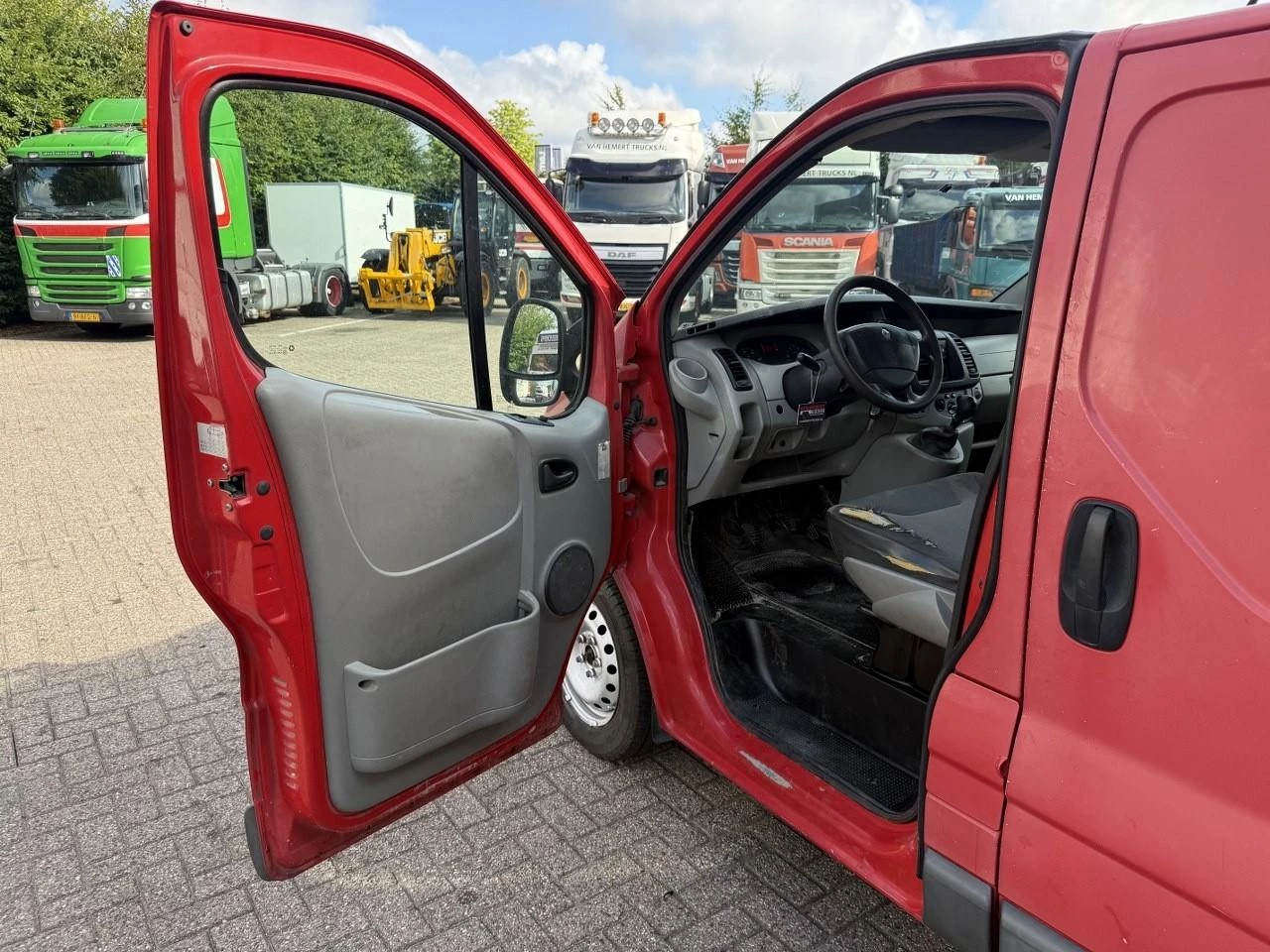 Renault Trafic 2009 - T29 L2/H1 2.0 DCI 66KW E4 afbeelding 24