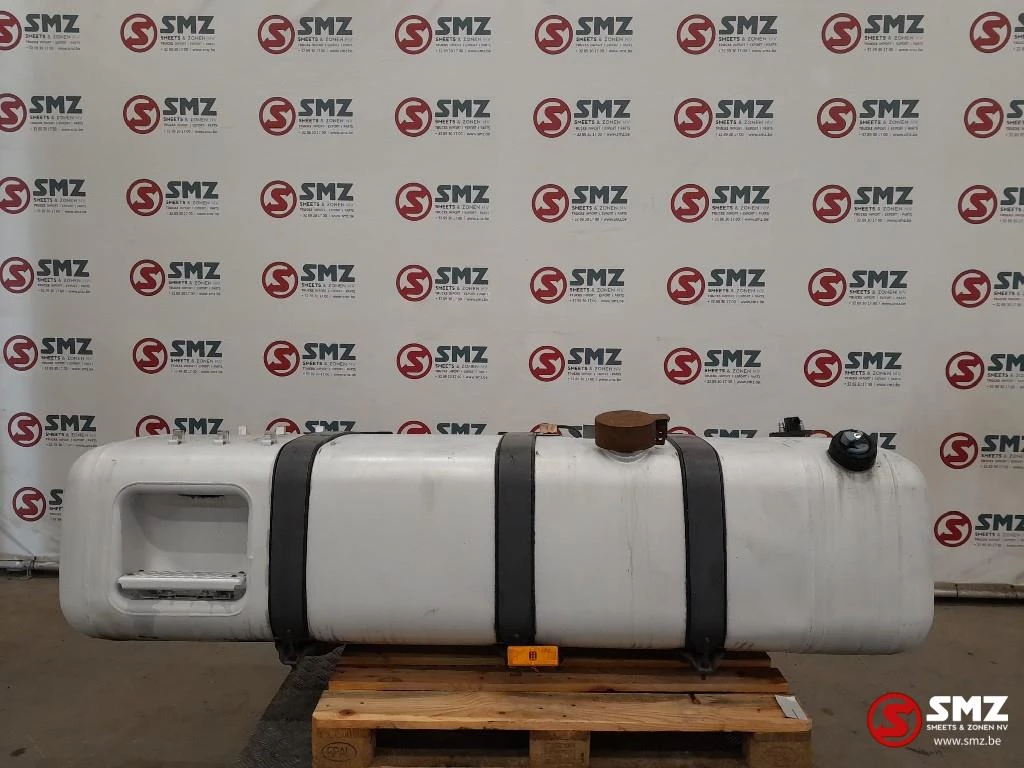 Mercedes-Benz - Occ brandstoftank 660L + AdBluetank 75L met steune afbeelding 1