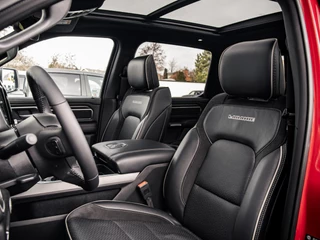 Dodge Ram 1500 2024 - Laramie Night Edition | image 12