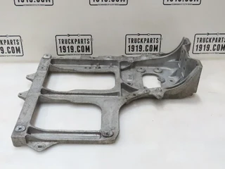 MAN - 81.61243-0206 Spatbord steun voor zijde Re. à vendre