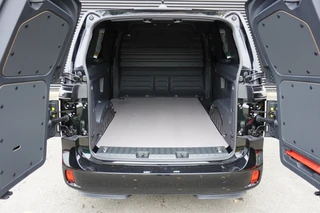 Volkswagen ID. Buzz Cargo 2026 - 79kWh Accu 286 PK Achterdeuren 3-Zits Camera ACC Trekhaak Cruise Standkachel Apple Carplay image 3 thumbnail