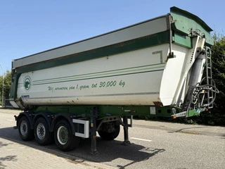 Schmitz Cargobull 2016 image 2 thumbnail