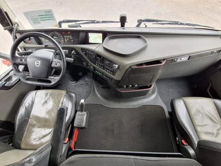 Volvo FH 2018 - 13.500 Globetrotter 6x2*4 - BDF - 4.90 WB - Full air - image 12