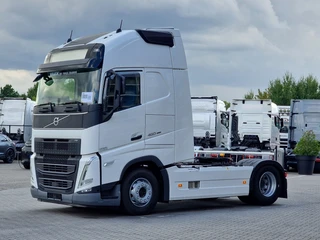 Volvo FH 2023 - 13.460 Globetrotter XL 4x2 - I Save - I parkcool - 2x tank - Facelift - Full spoiler afbeelding 3 miniatuur