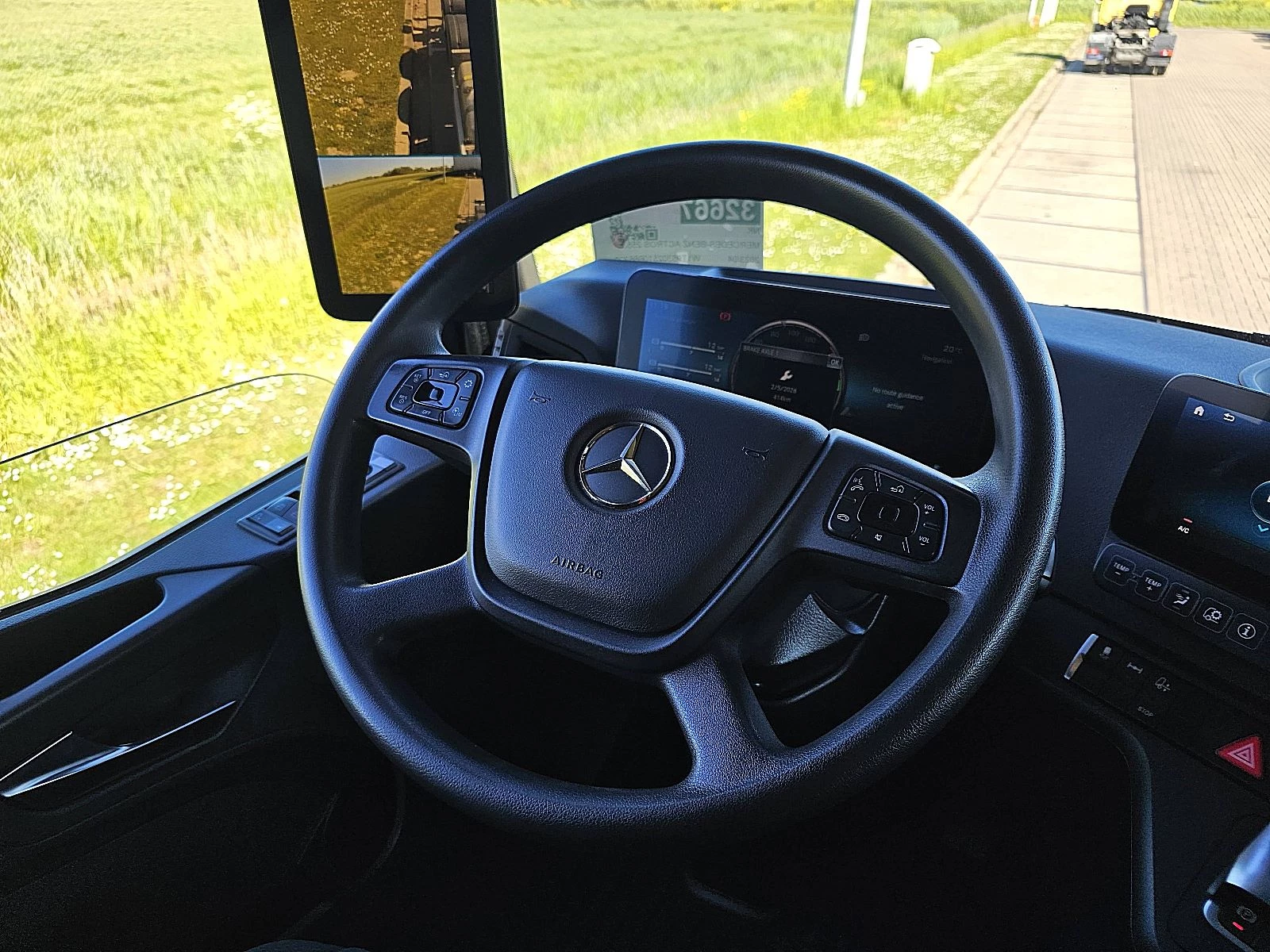 Mercedes-Benz Actros 2023 - 2553 obrázek 11