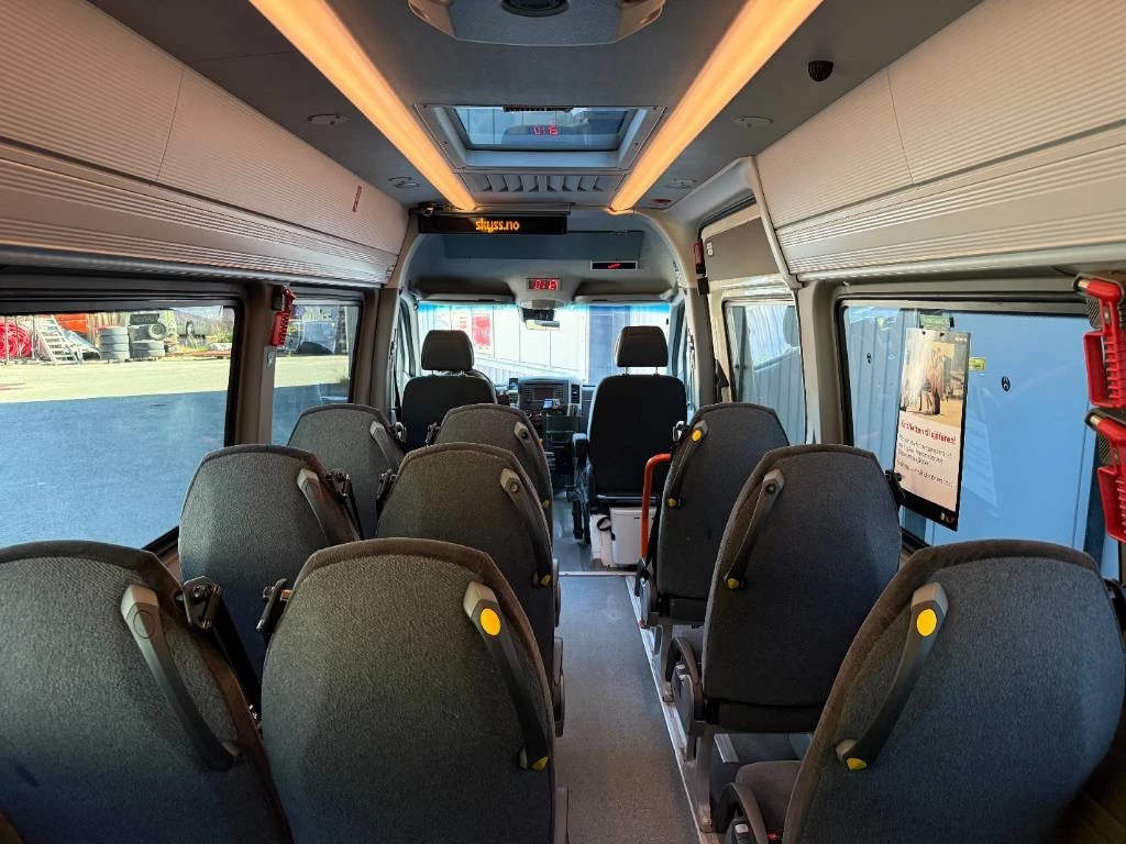 Mercedes-Benz Sprinter 2016 - 516CDI 4x4. 17+1 seats. image 9