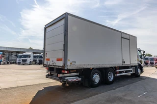 Renault N/A 2015 - D26.320-6x2+DHOLLANDIA 2T. imagen 4