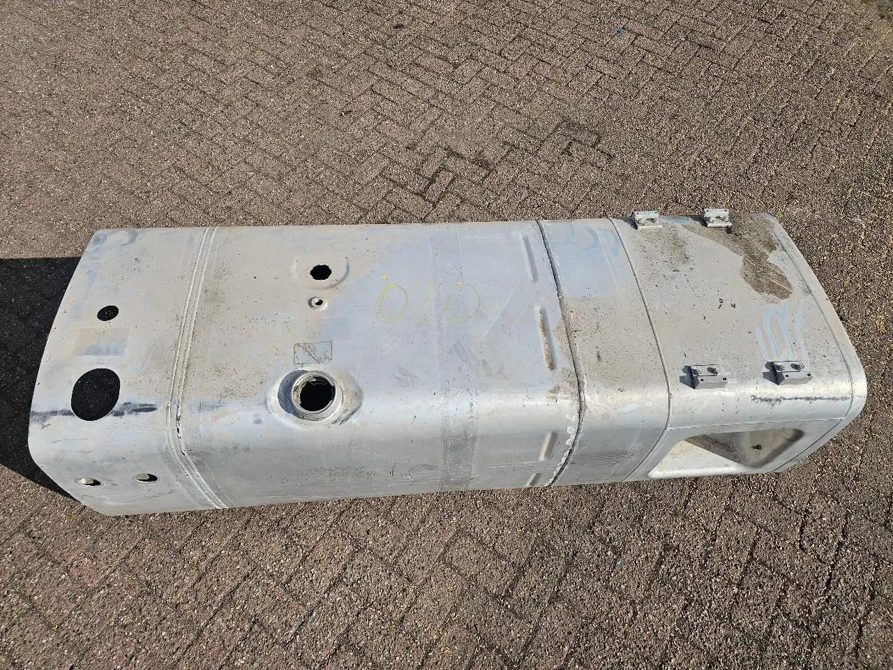 MAN Fuel tank 595 Liter Bild 7