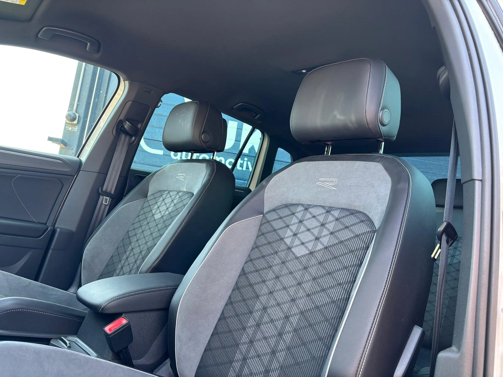 Volkswagen Tiguan 2022 - 1.4 TSI eHybrid R-Line afbeelding 13