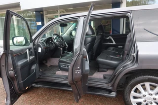 Toyota Land Cruiser 2016 - V8 200 V8. 4.5D Executive. 7 Persoons. Luchtvering. 46.500.- euro marge image 3