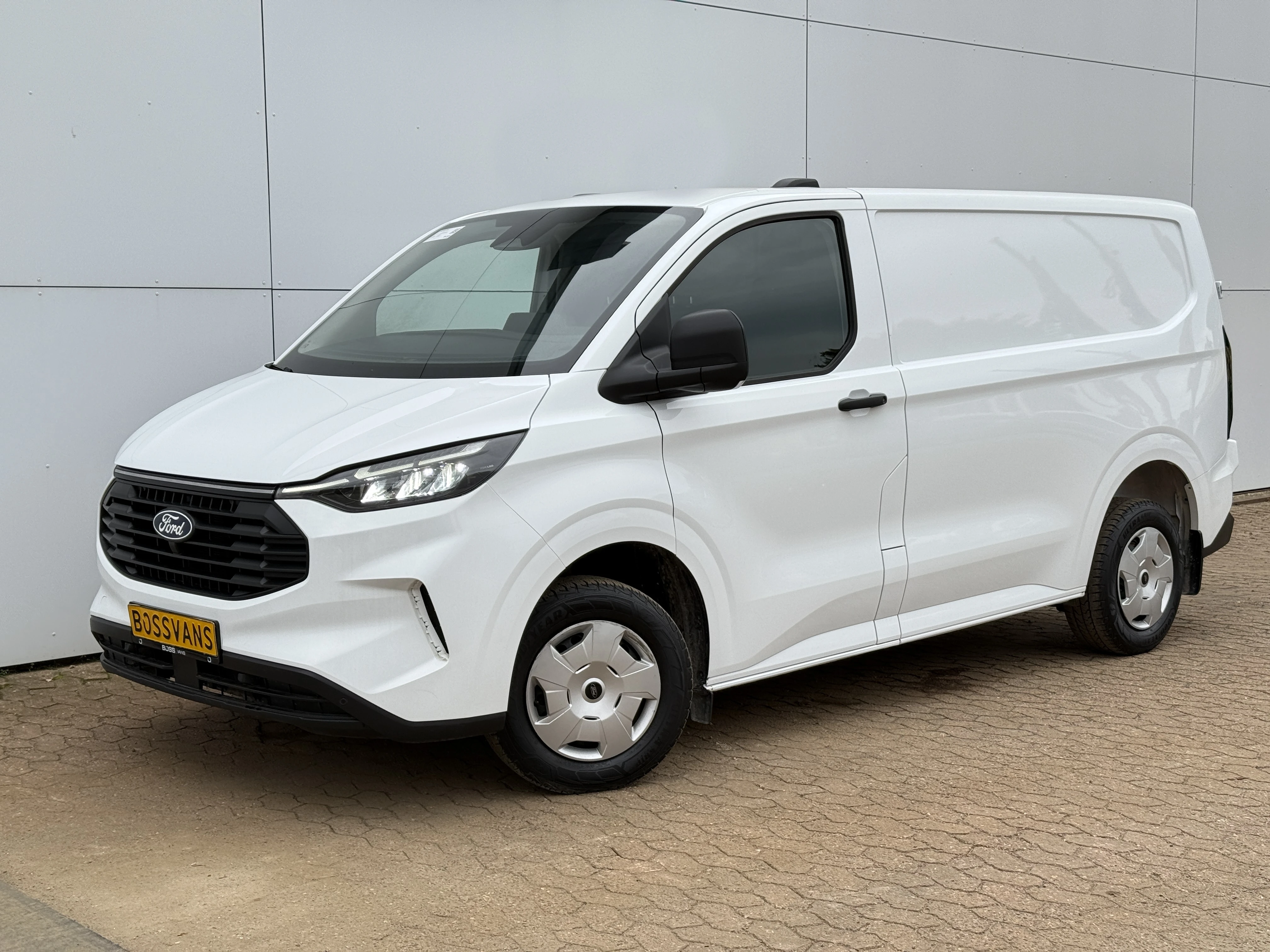 Ford Transit Custom 2024 - 2.0 136PK L1 AWD LED Climate Control Cruise Control Carplay Camera 2,5t Trekgewicht image 1