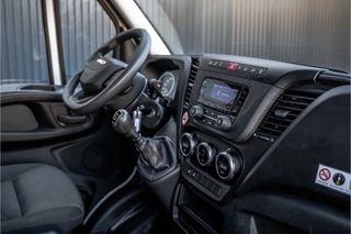 Iveco Daily 2023 - 35S16 | 160PK | 3-Zits | Climatronic | Trekhaak 3.500 Kg image 2 thumbnail