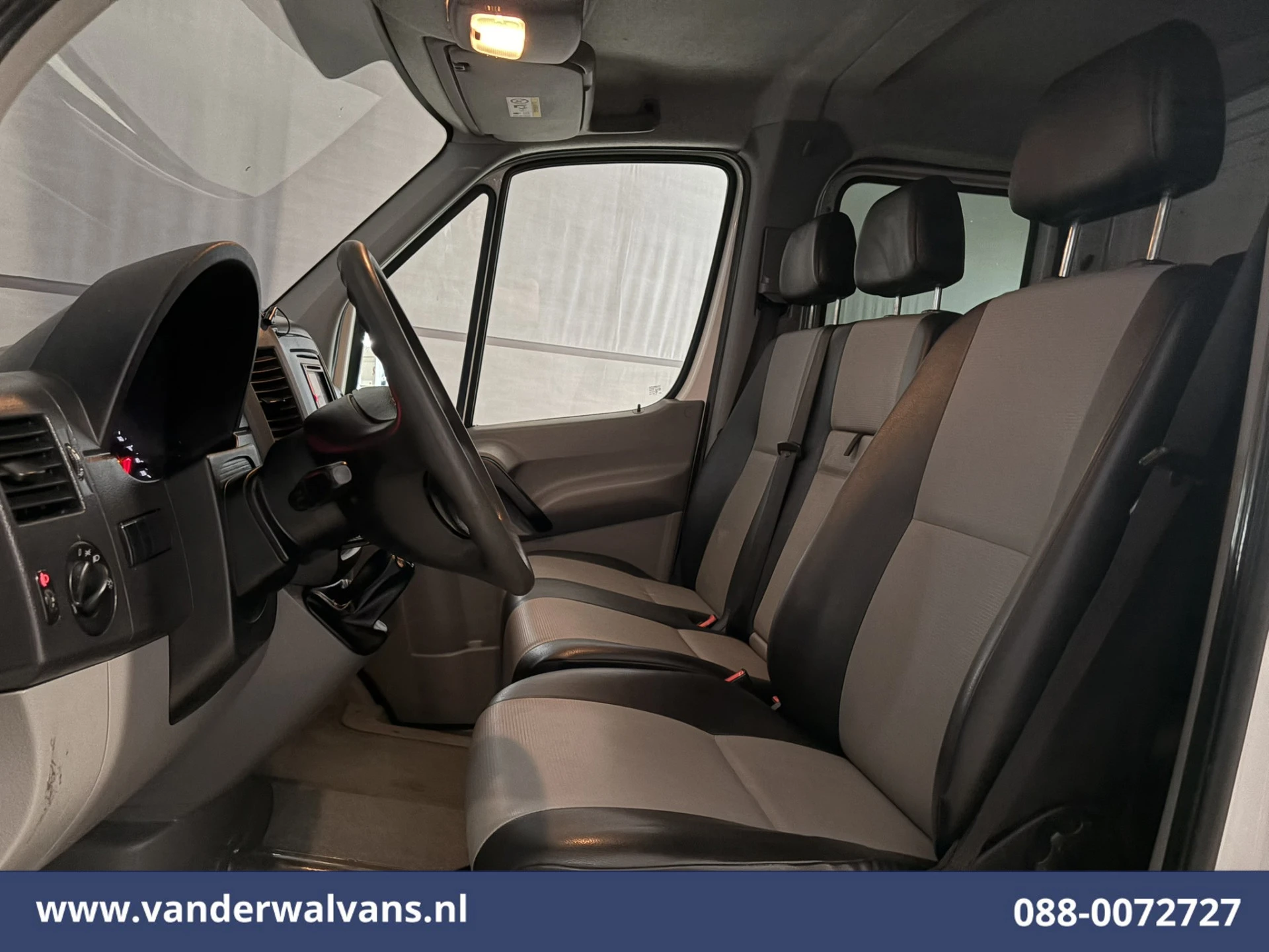 Volkswagen Crafter 2017 - 35 2.0 TDI 141pk Dubbele Cabine Euro6 Open Laadbak | Airco 3500kg trekhaak afbeelding 11