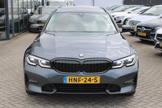 BMW 3 Series 2021 - Touring 330e xDrive High Executive PANORAMADAK LEDER H&K HEAD-UP LASER zdjecie 7