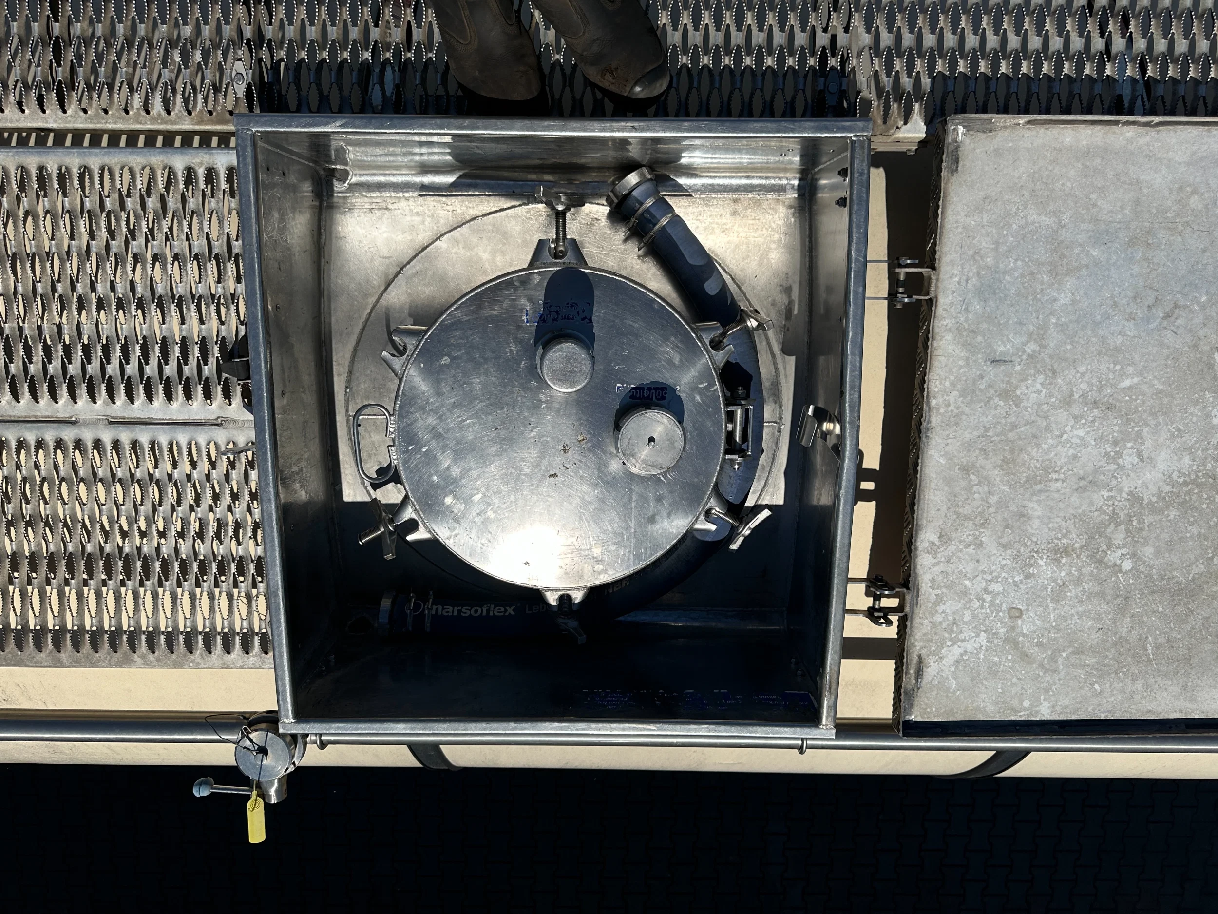 Feldbinder 1999 - FOOD / LEBENSMITTEL / LEVENSMIDDELEN / 33.500L / 3-COMP / PUMP / LIFTAXLE / ALCOA obrázek 49