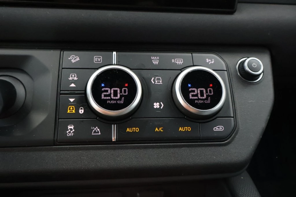 Land Rover Defender 2022 - 110 Hybrid X-Dynamic S / Luchtvering / Panoramadak / trekhaak afbeelding 8