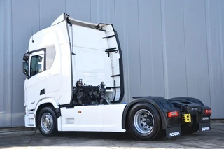 Scania R 2025 - R460 NGS 4x2 - SUPER - PTO - NEW TACHO - ONLY 36 TKM - RETARDER - PARK. AIRCO - PTO - 2 x FUEL TANKS - LED LIGHTS - LIKE NEW - afbeelding 3 miniatuur