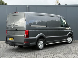 Volkswagen Crafter 2020 - 2.0 TDI 141 PK AUTOMAAT / L3H2 / HIGHLINE / 3 TONS TREKHAAK / CAMERA / LED / COMFORT STOEL / ADAPTIVE CRUISE / AIRCO afbeelding 3 miniatuur