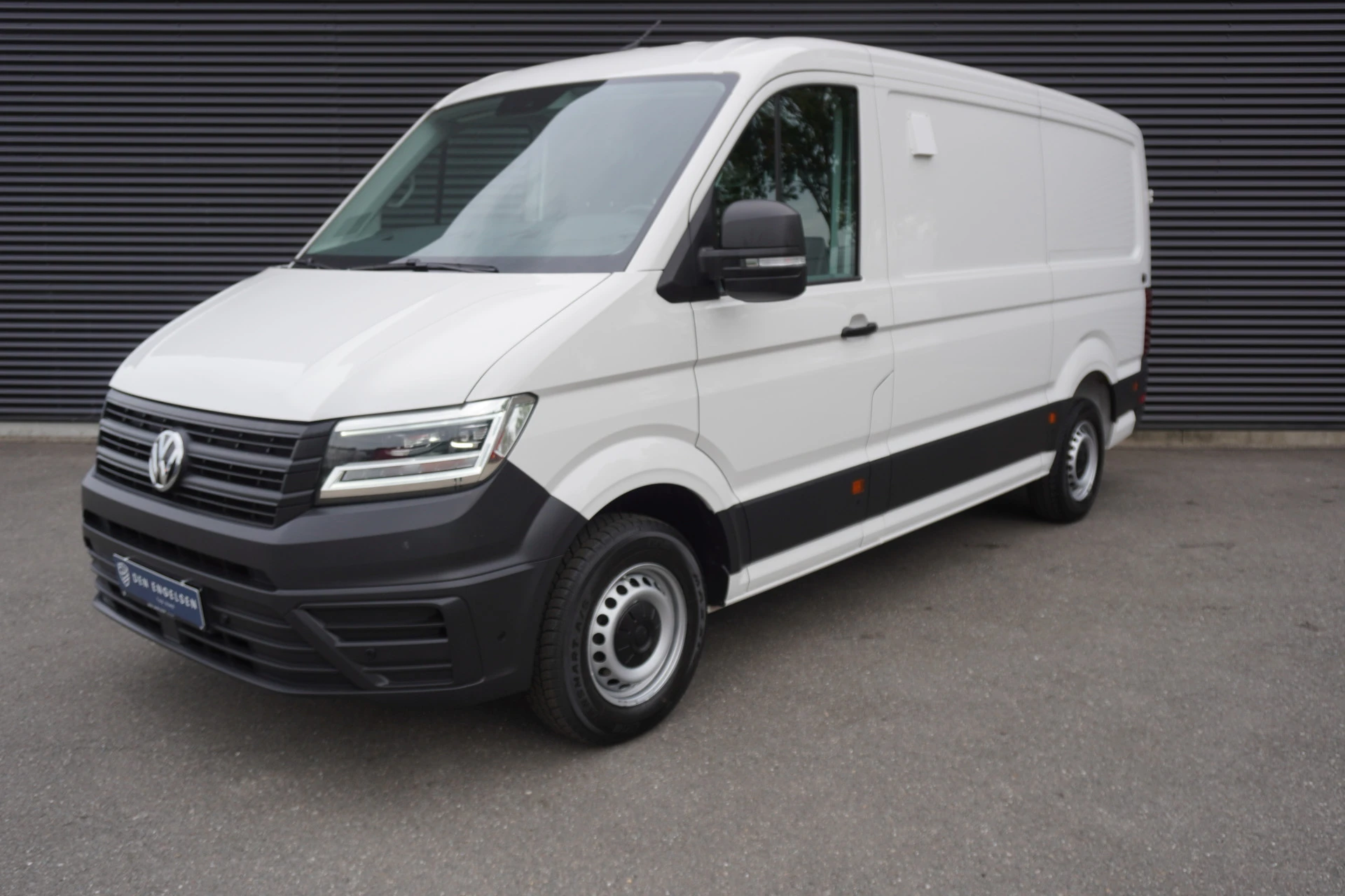 Volkswagen Crafter 2024 - 140pk Automaat L3H2 Navigatie LED ACC Cruise control Standkachel Stoelverwarming Camera Parkeersensoren Trekhaak image 1